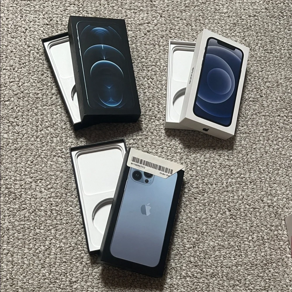 Apple iPhone Boxes